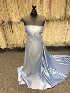 Himmelblauer Polyester-Duchesse-Satin – Contessa