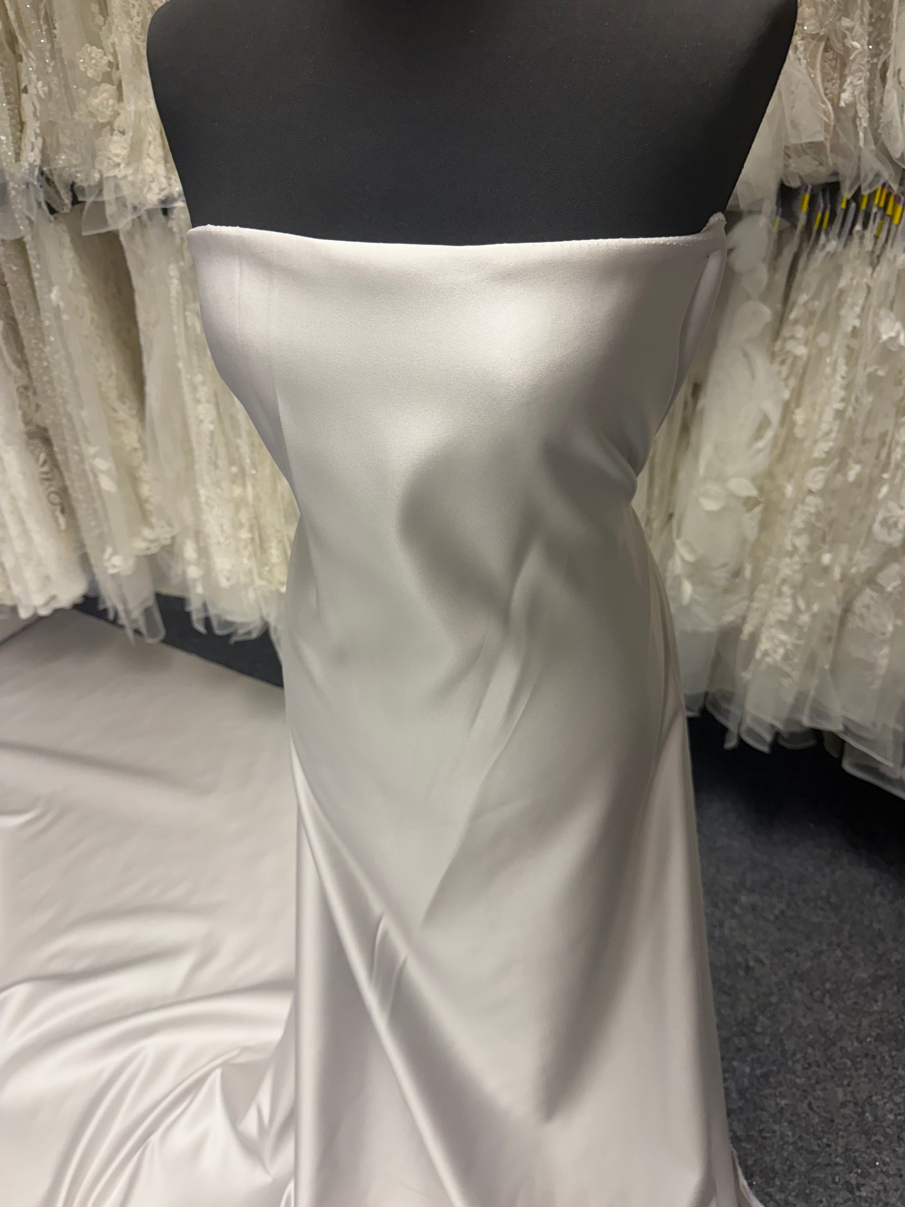 Silberner Polyestersatin – Classique (CF)