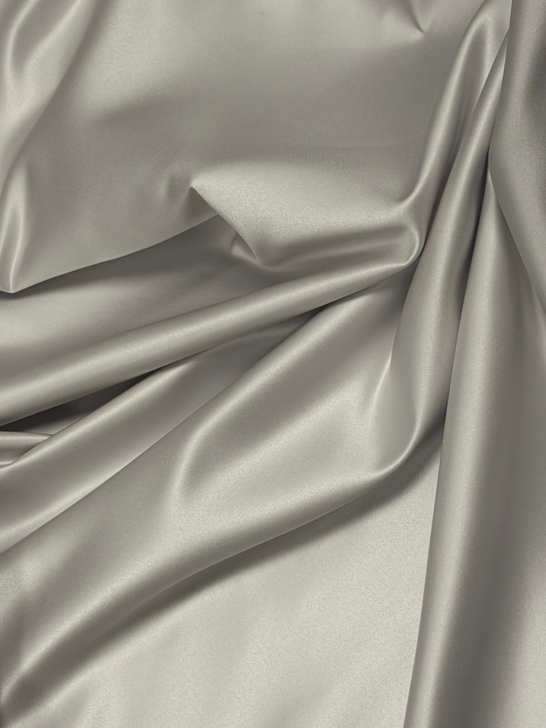 Silberner Polyestersatin – Classique (CF)