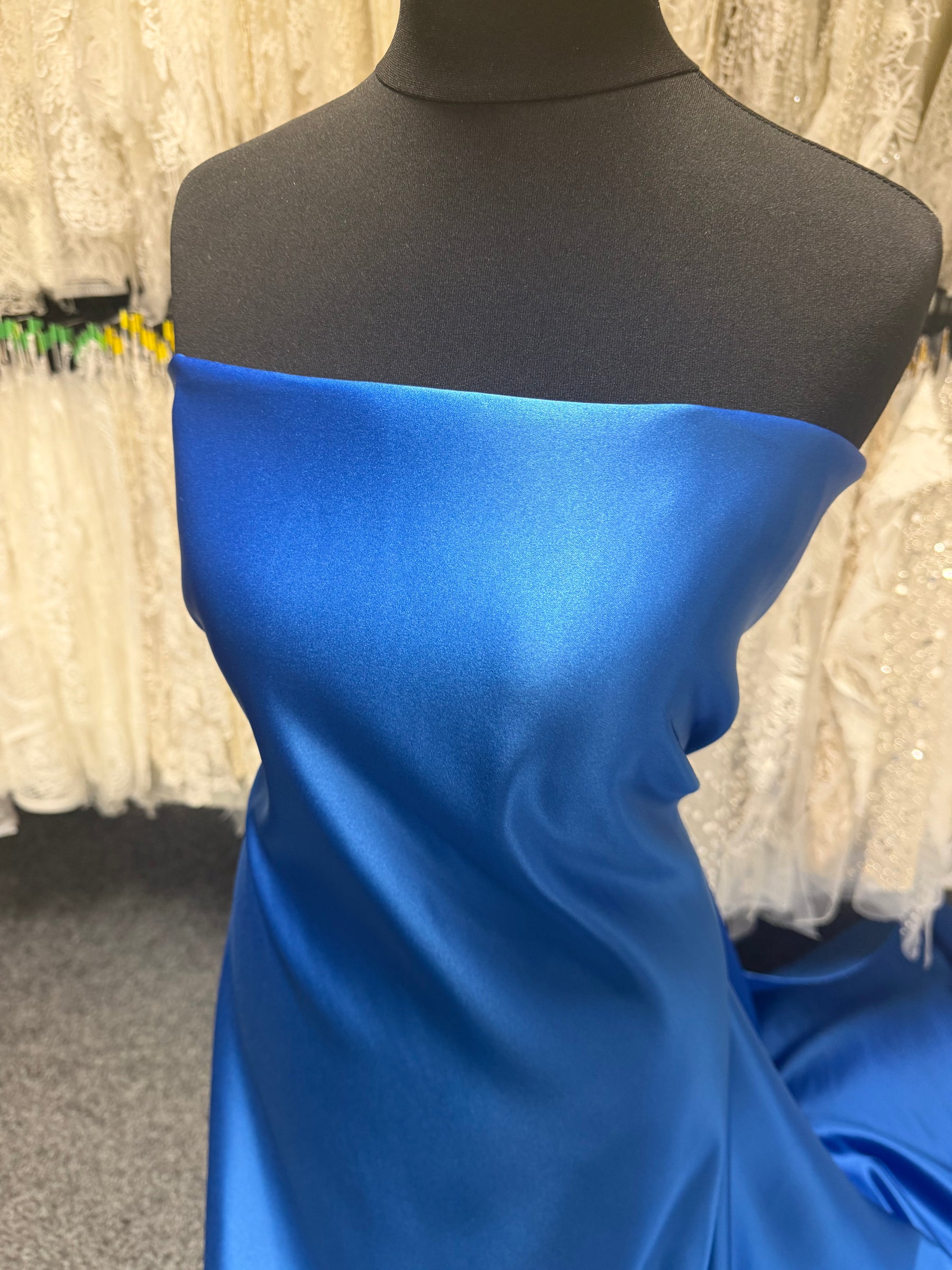 Königsblauer Polyestersatin – Classique (CF)