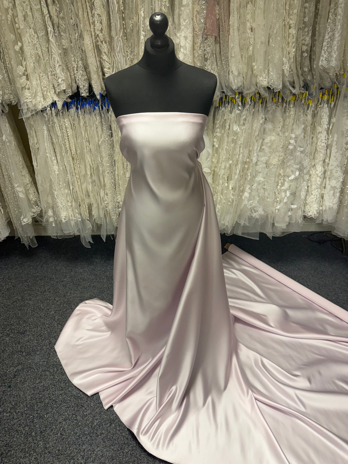 Pastellrosa Polyester-Duchesse-Satin - Contessa