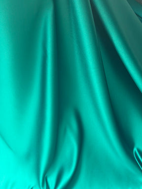 Grüner Polyester-Duchesse-Satin – Contessa