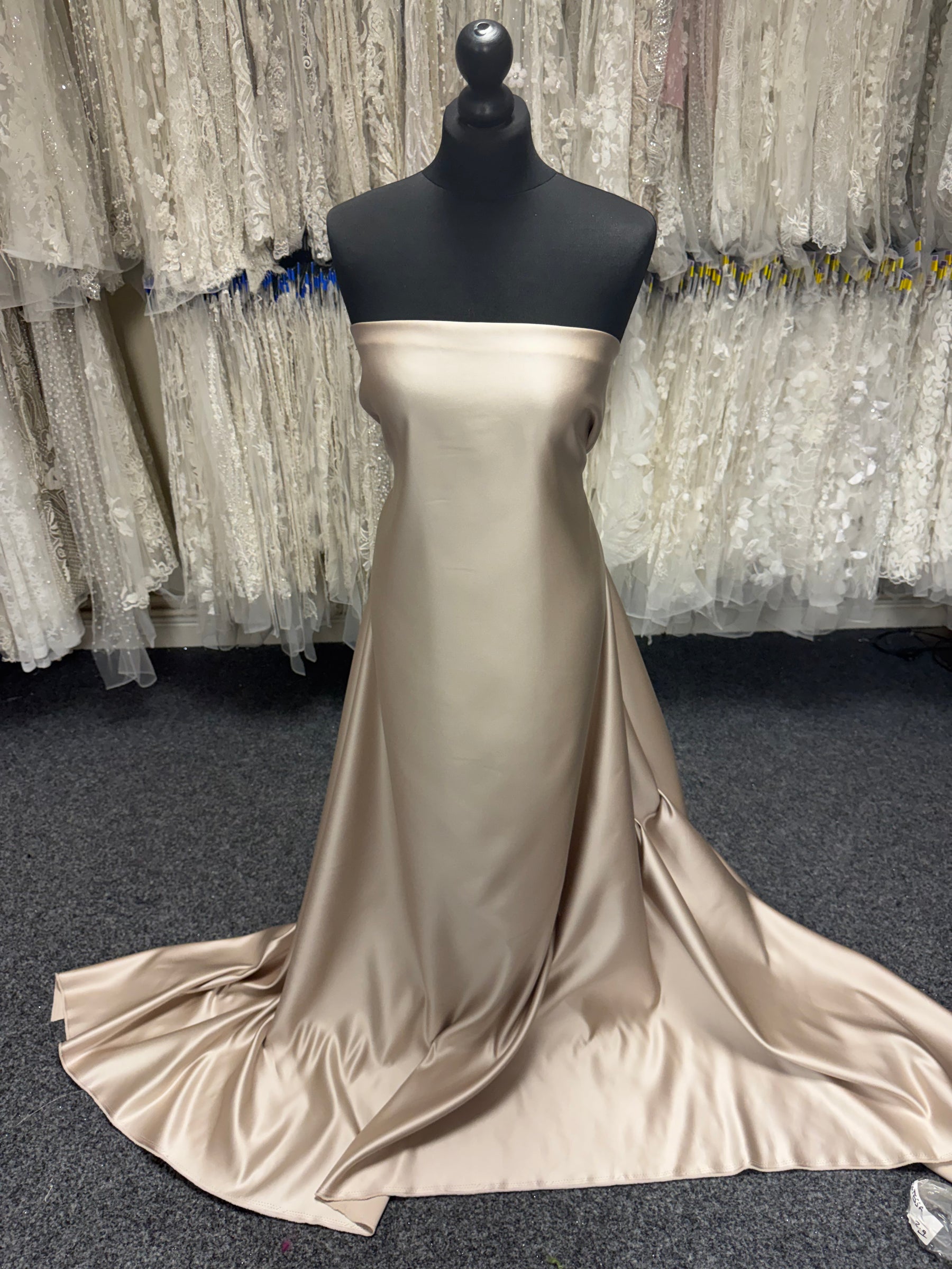 Beiger Polyester-Duchesse-Satin - Contessa