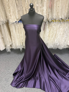Amethystfarbener Polyester-Duchesse-Satin – Contessa