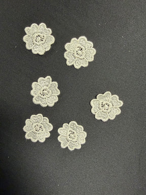 Elfenbeinfarbene Guipure-Blume - M24 (Beutel mit 25 Stück)