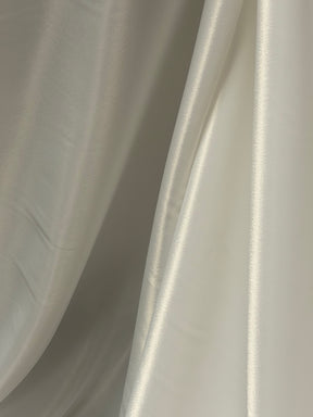 Hellelfenbeinfarbener, leichter Satin - PB1007