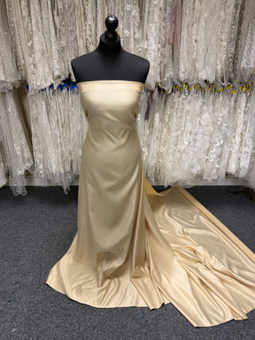 Champagnerfarbener Polyestersatin – Majestic