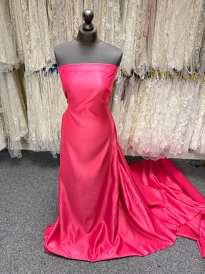 Himbeerfarbener Polyestersatin - Majestic