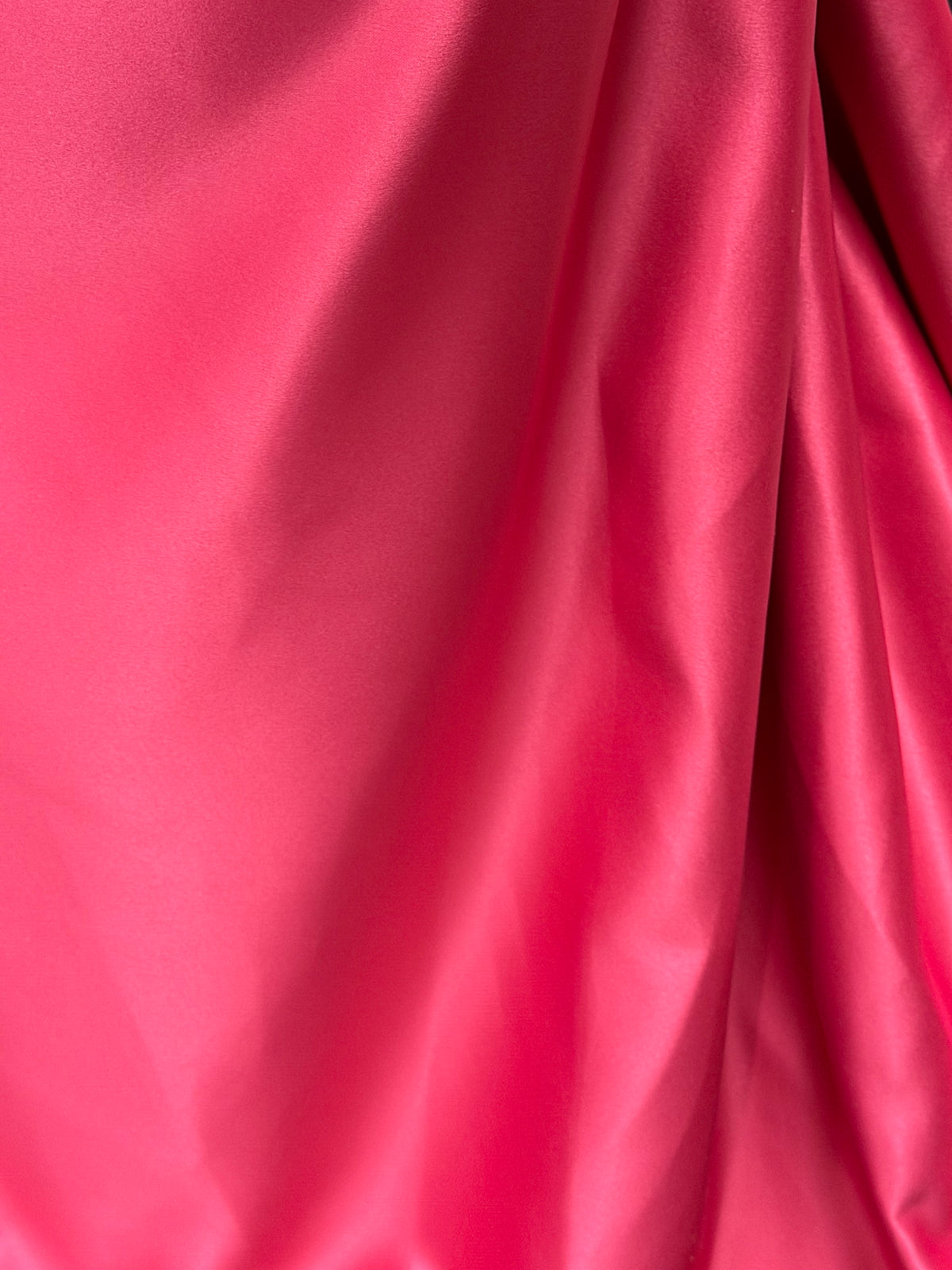 Himbeerfarbener Polyestersatin - Majestic