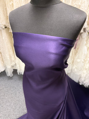 Amethyst-Polyestersatin – majestätisch