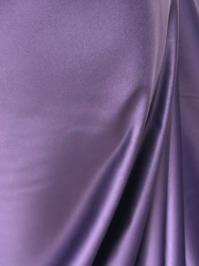Amethyst-Polyestersatin – majestätisch