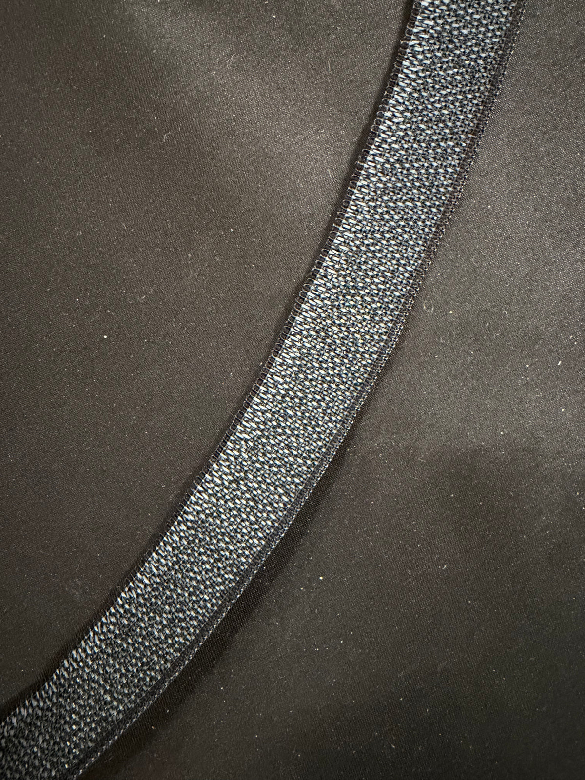 Schwarze 25-mm-Stretch-Petersham - A17