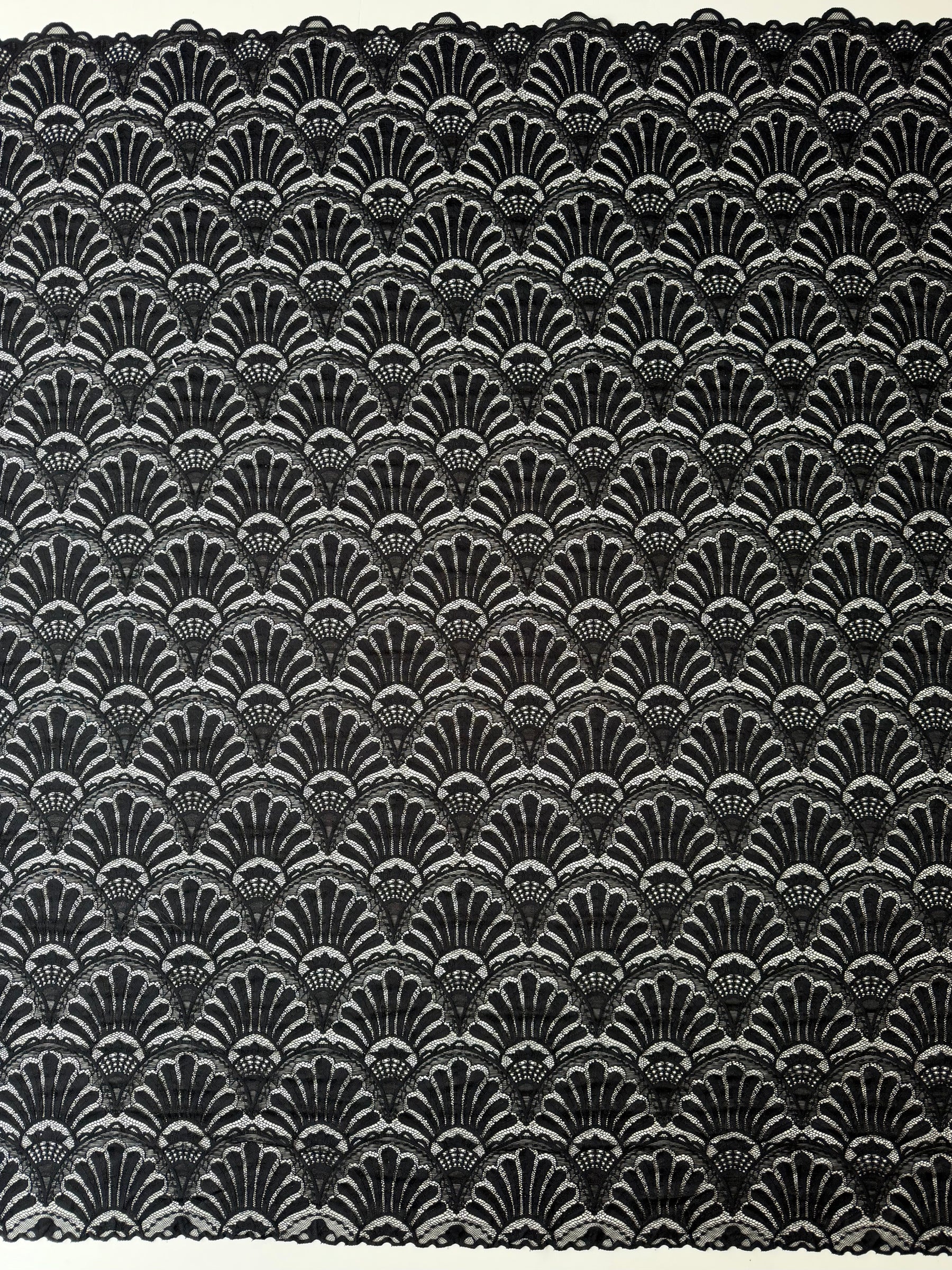 Schwarze Stretch-Spitze - LB7009