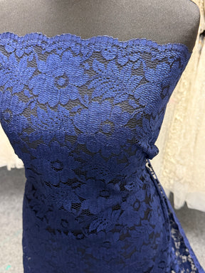 Marineblaue florale Spitze – P199