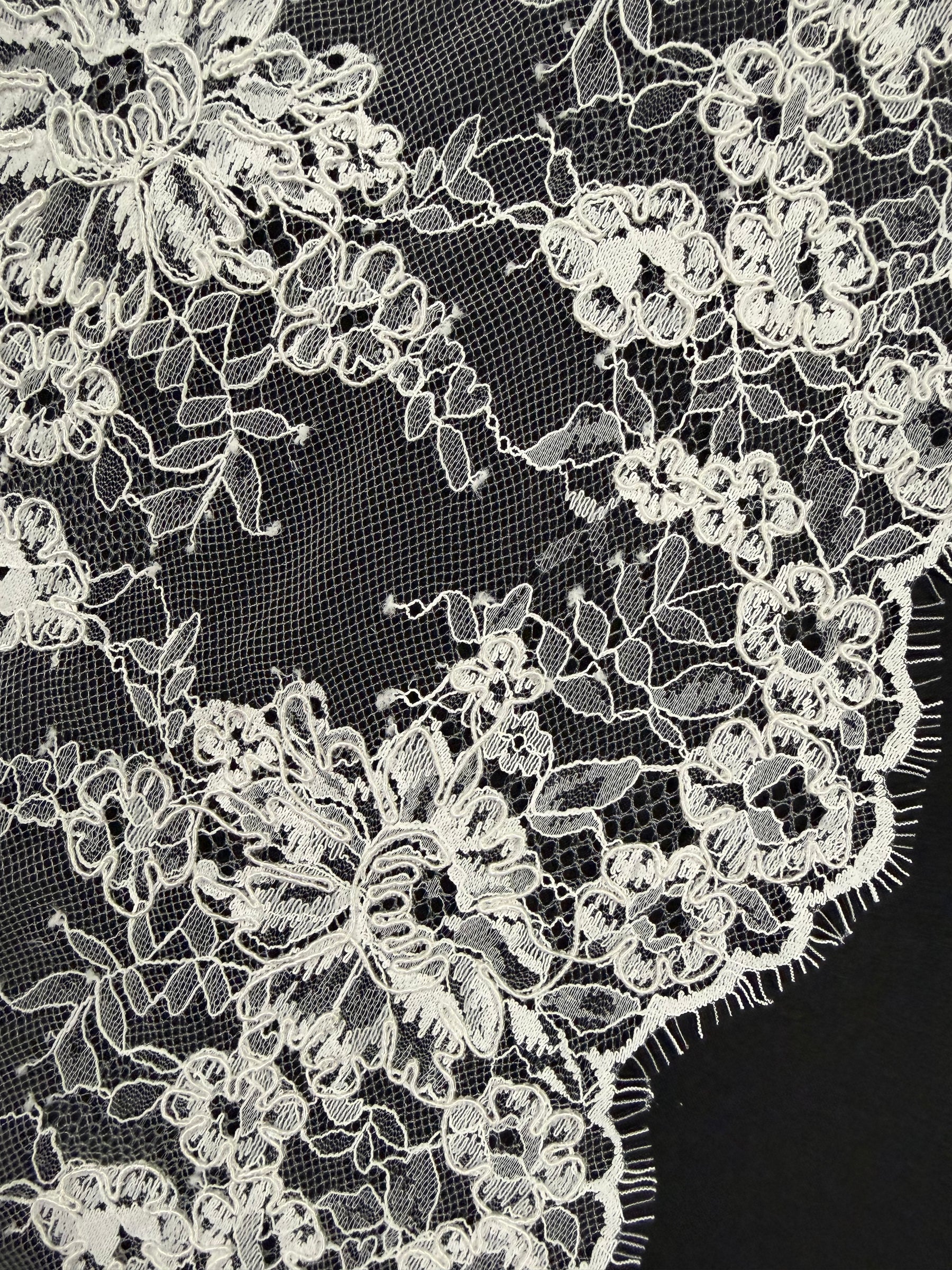Ivory Corded Lace Trim - Fawn