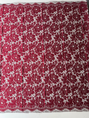 Rote Chantilly-Spitze - P168