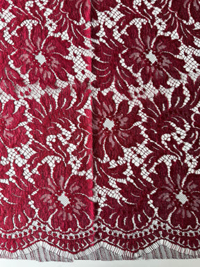 Rote Chantilly-Spitze - P168
