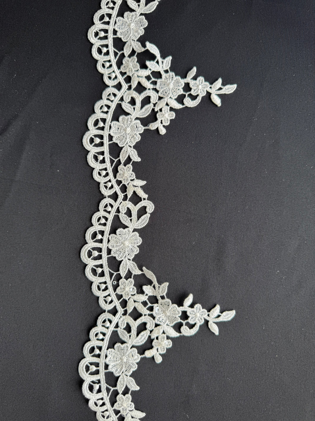 Ivory Guipure Lace - T830