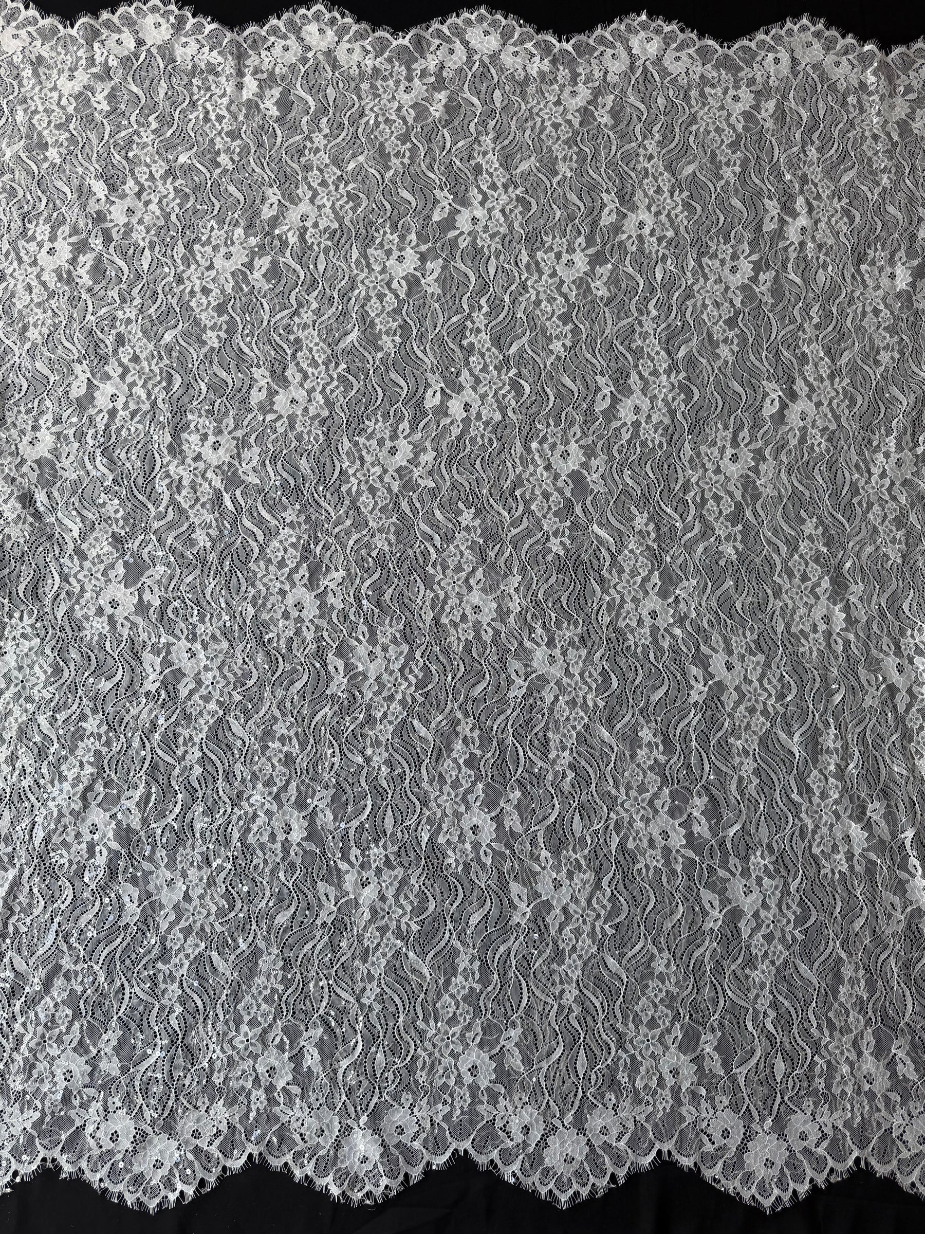 Elfenbein-Pailletten-Spitze – LB6005