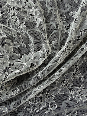 Elfenbeinfarbene Chantilly-Spitze - P301