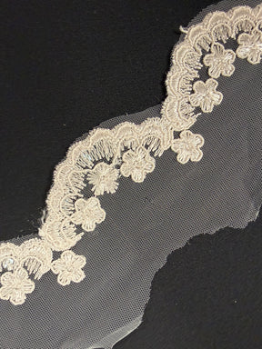 Muschelrosa Paillettenborte mit Kordel – T713