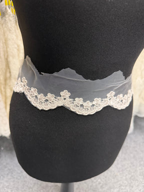 Muschelrosa Paillettenborte mit Kordel – T713