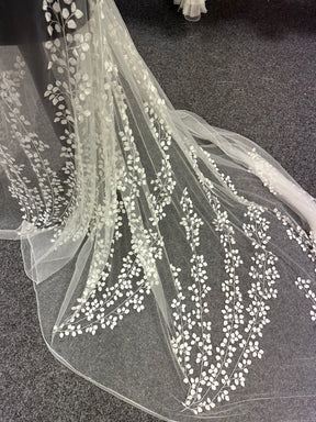 Elfenbeinfarbene bestickte Spitze – EB5007