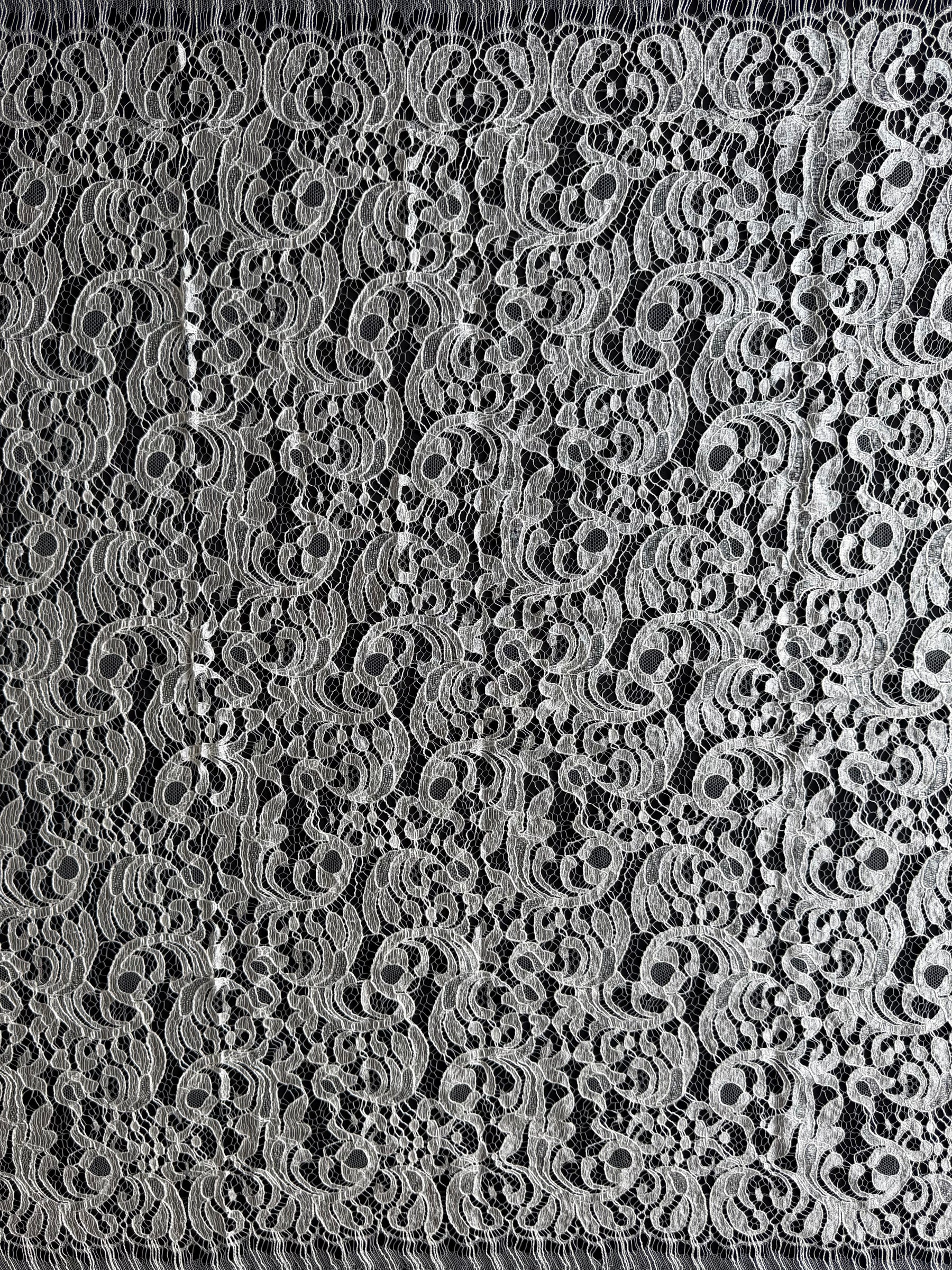 Elfenbeinfarbene italienische Spitze - P883