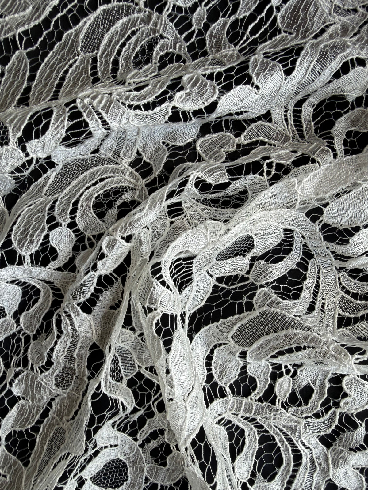 Elfenbeinfarbene italienische Spitze - P883