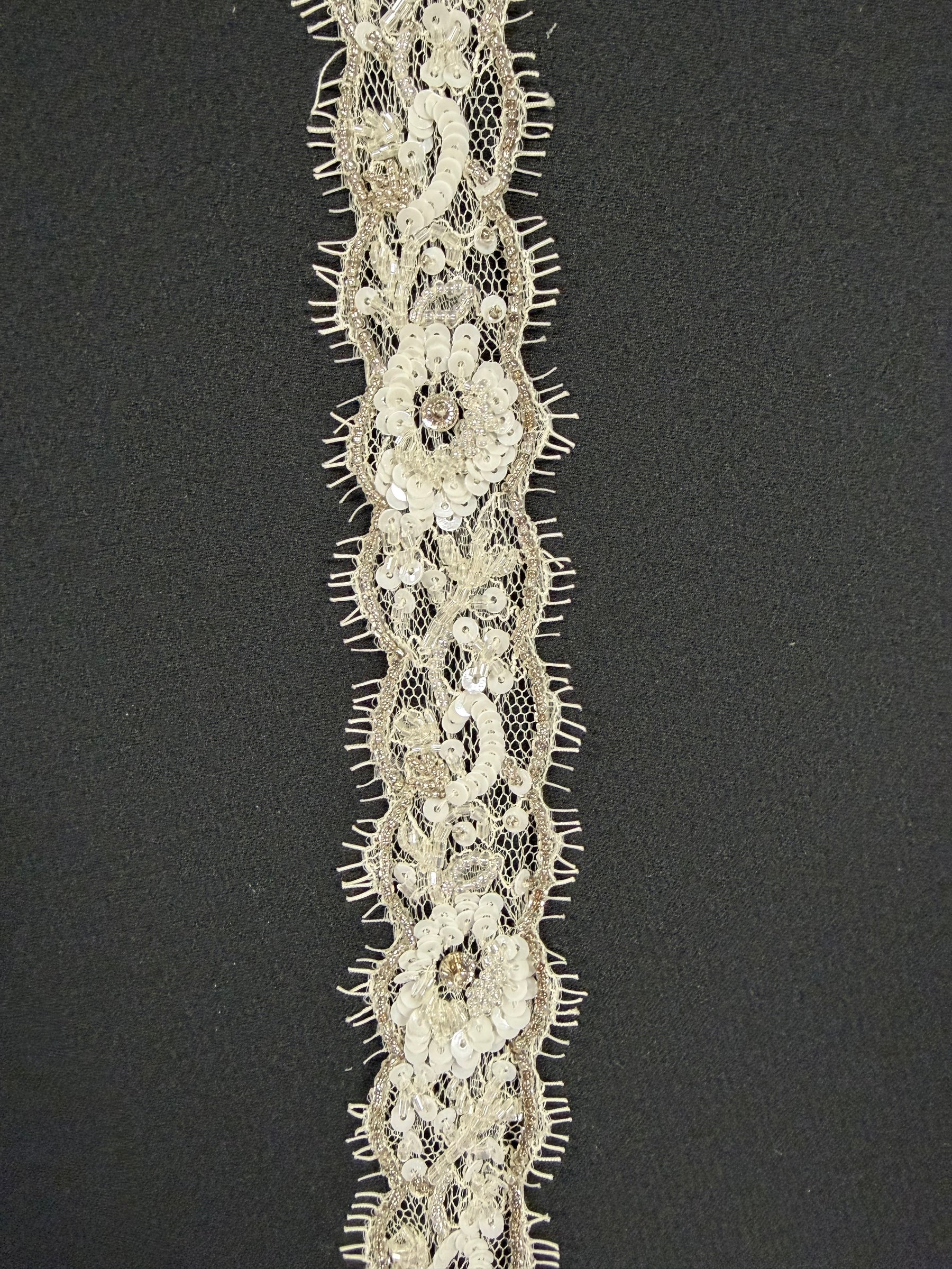 Elfenbein/Silber Perlen-Pailletten-Borte - T514