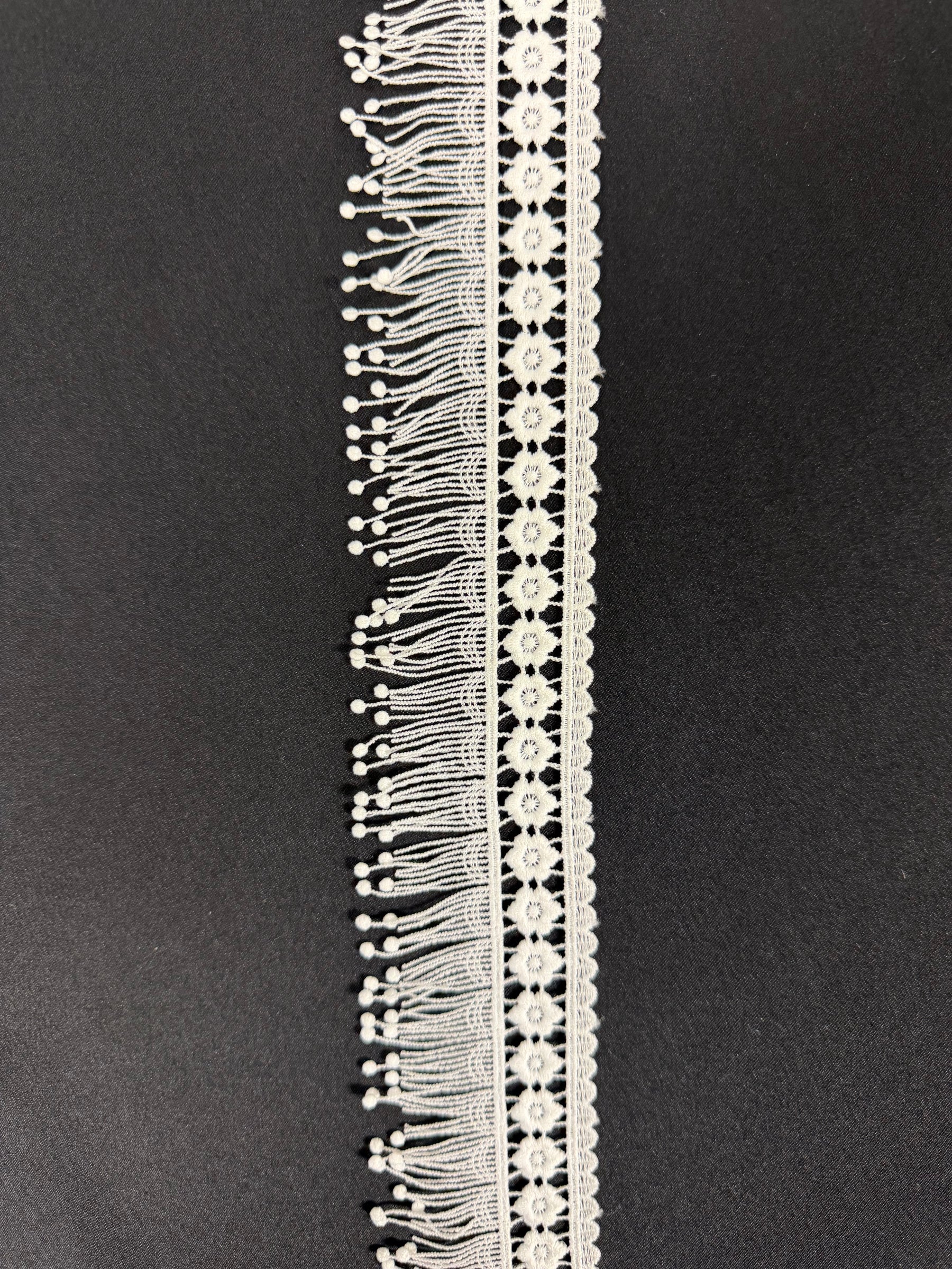 Elfenbeinfarbene Fransenborte aus Guipure-Spitze - EH4008