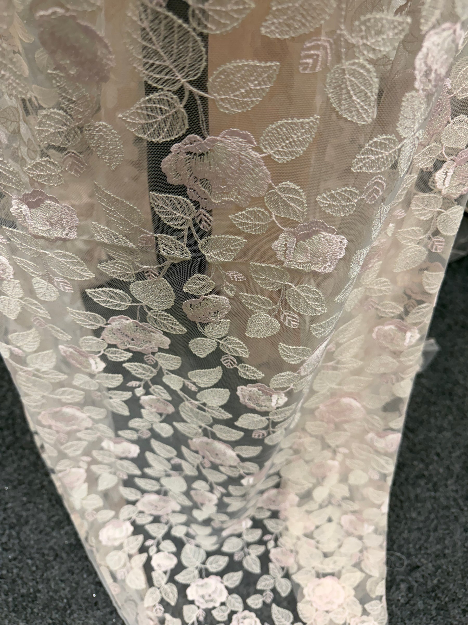 Muschelrosa Stickereispitze - EB5042