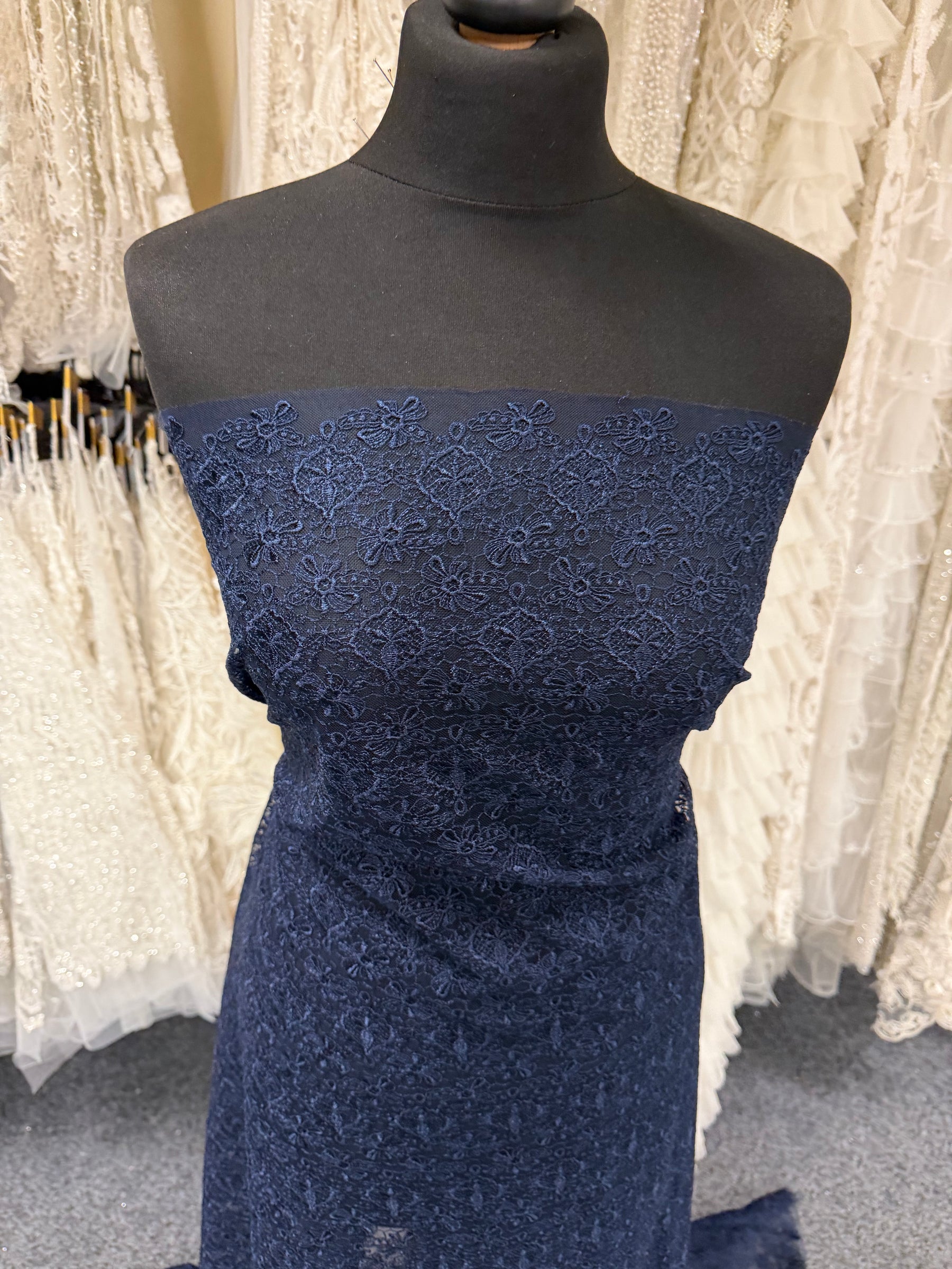 Marineblaue bestickte Spitze - EB5010