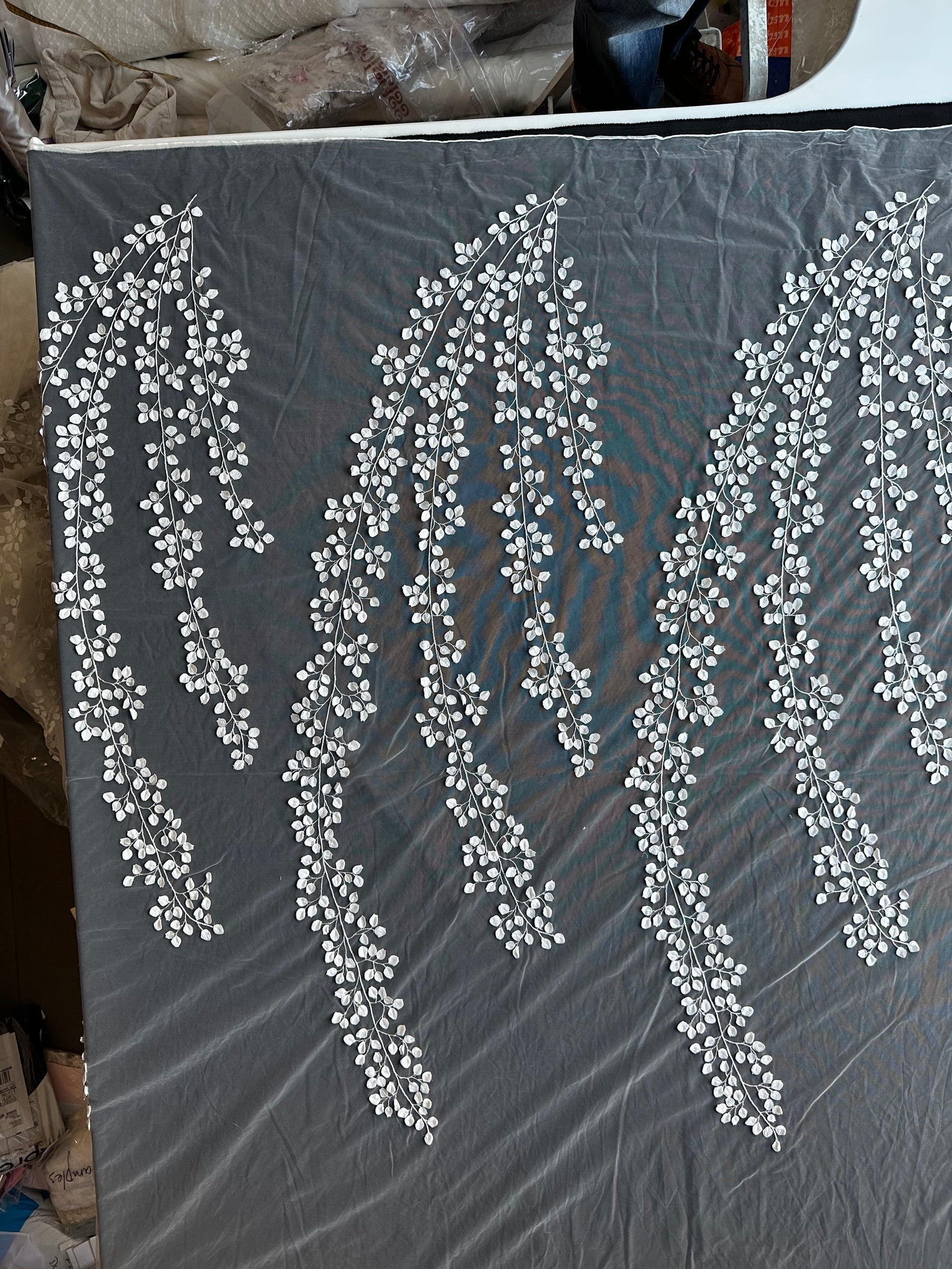 Elfenbeinfarbene bestickte Spitze – EB5007