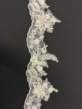 Elfenbein/Silber 3D-bestickte Perlenborte - T646
