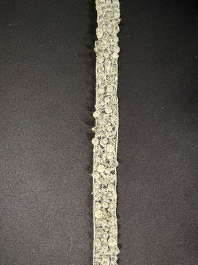 Elfenbeinfarbene Perlen-Spitzenborte - T743