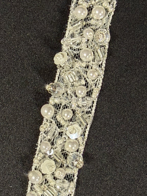 Elfenbeinfarbene Perlen-Spitzenborte - T743