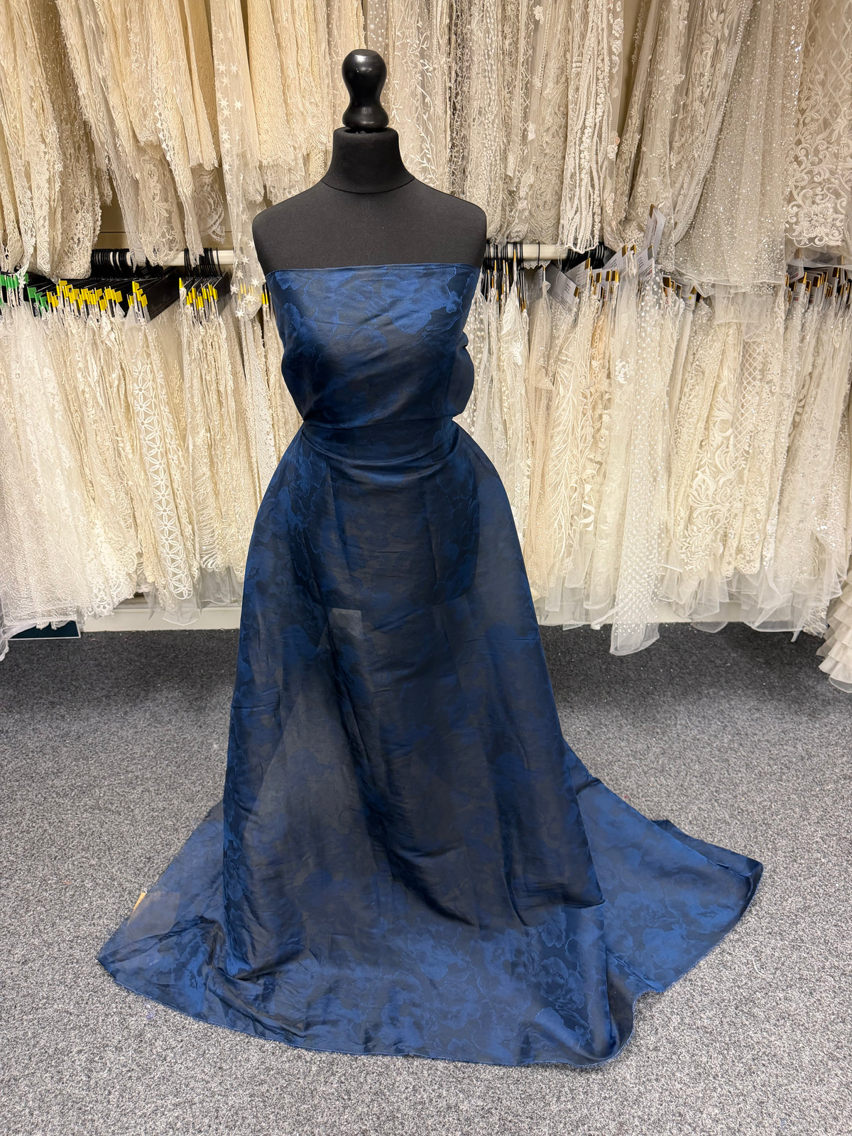 Marineblaue Seiden-Poly-Voile-Jacquard - P668