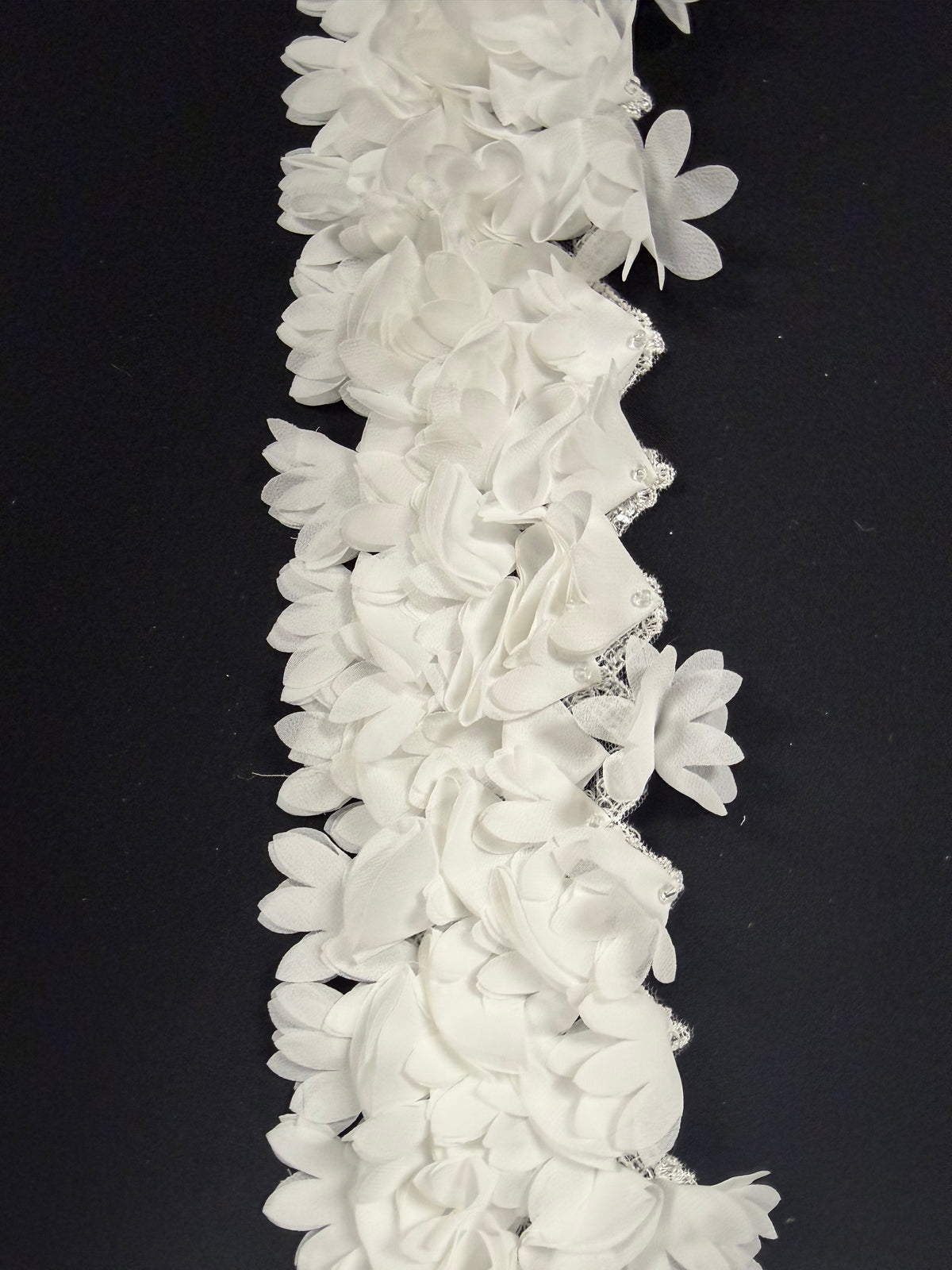 Elfenbeinfarbene 3D-Paillettenborte - T371