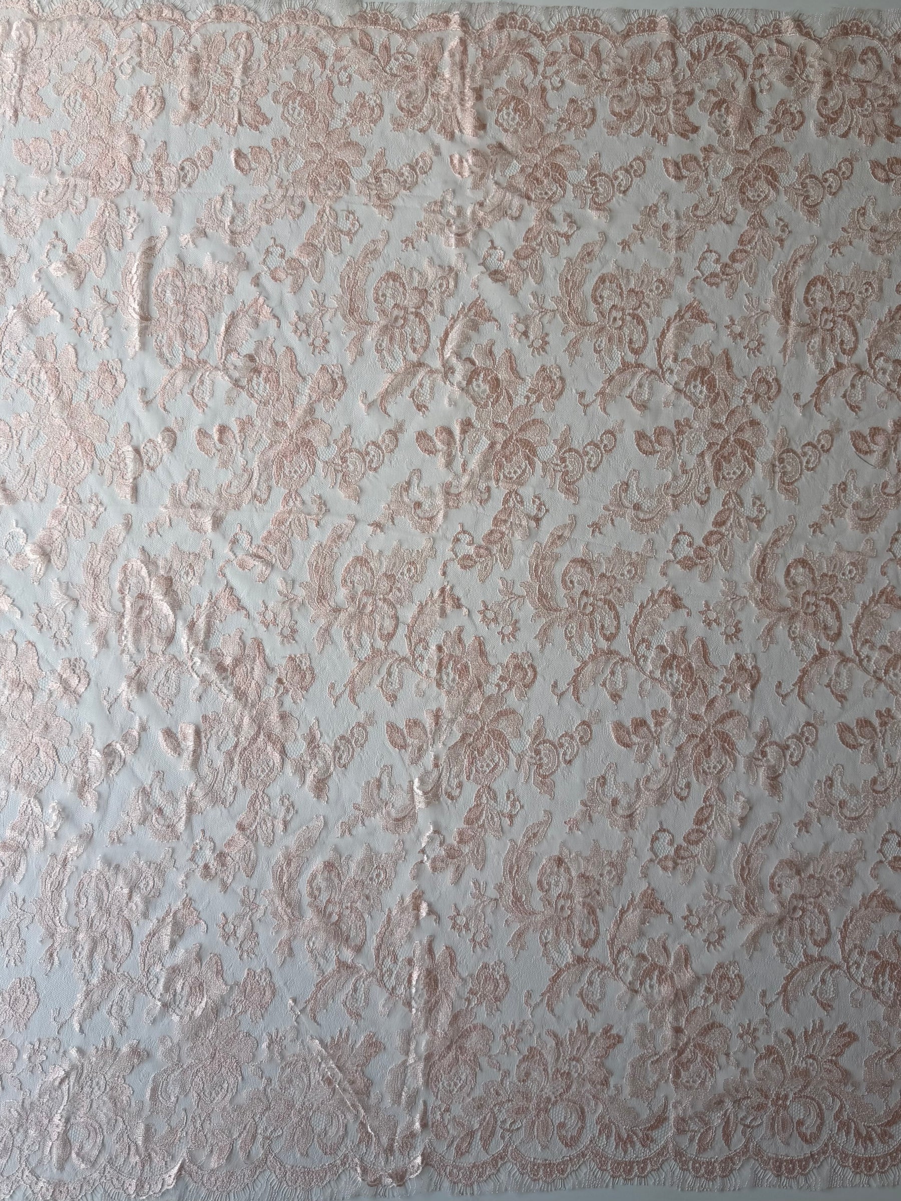 Rosa Chantilly-Spitze - P165