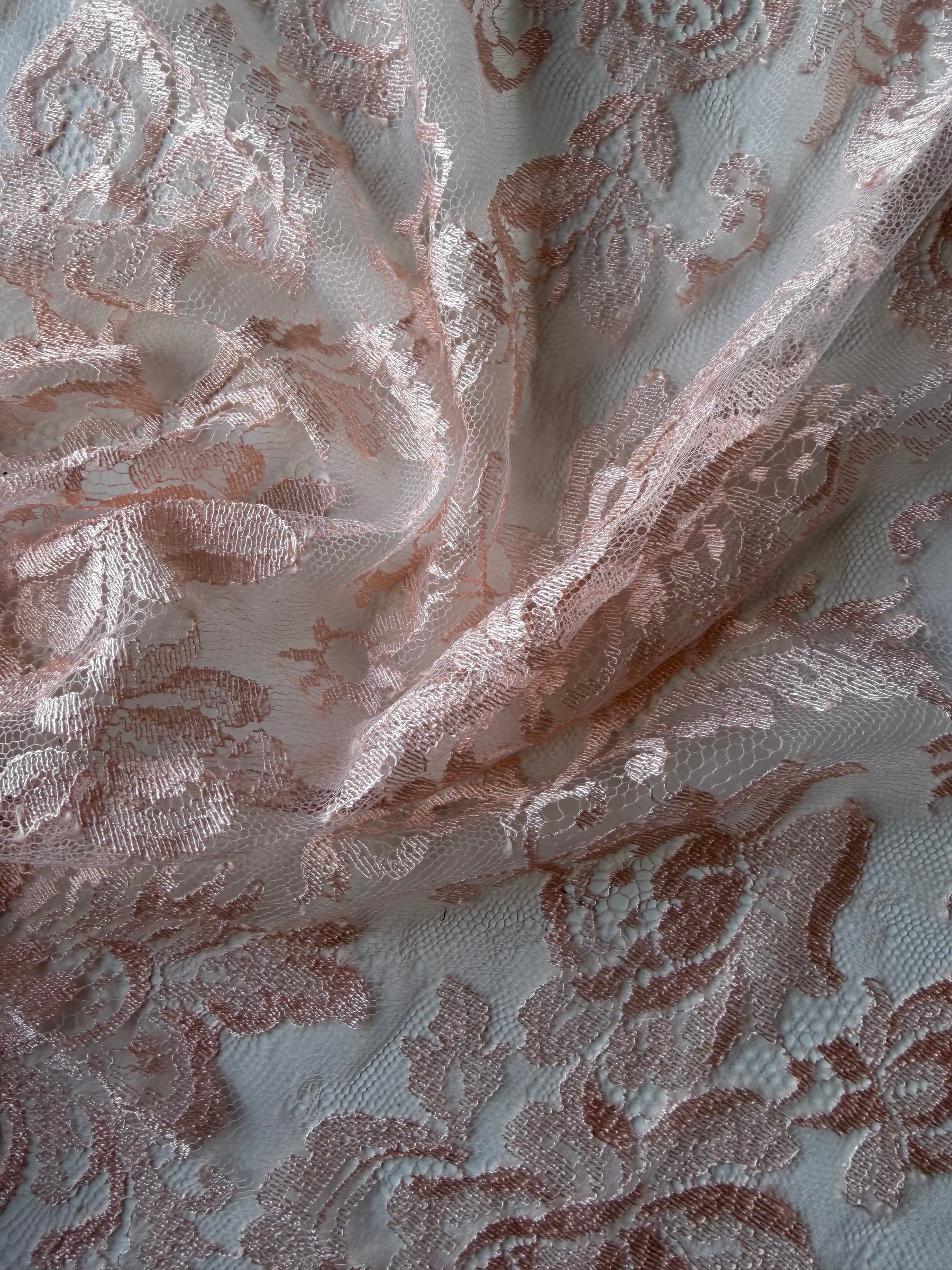 Rosa Chantilly-Spitze - P165