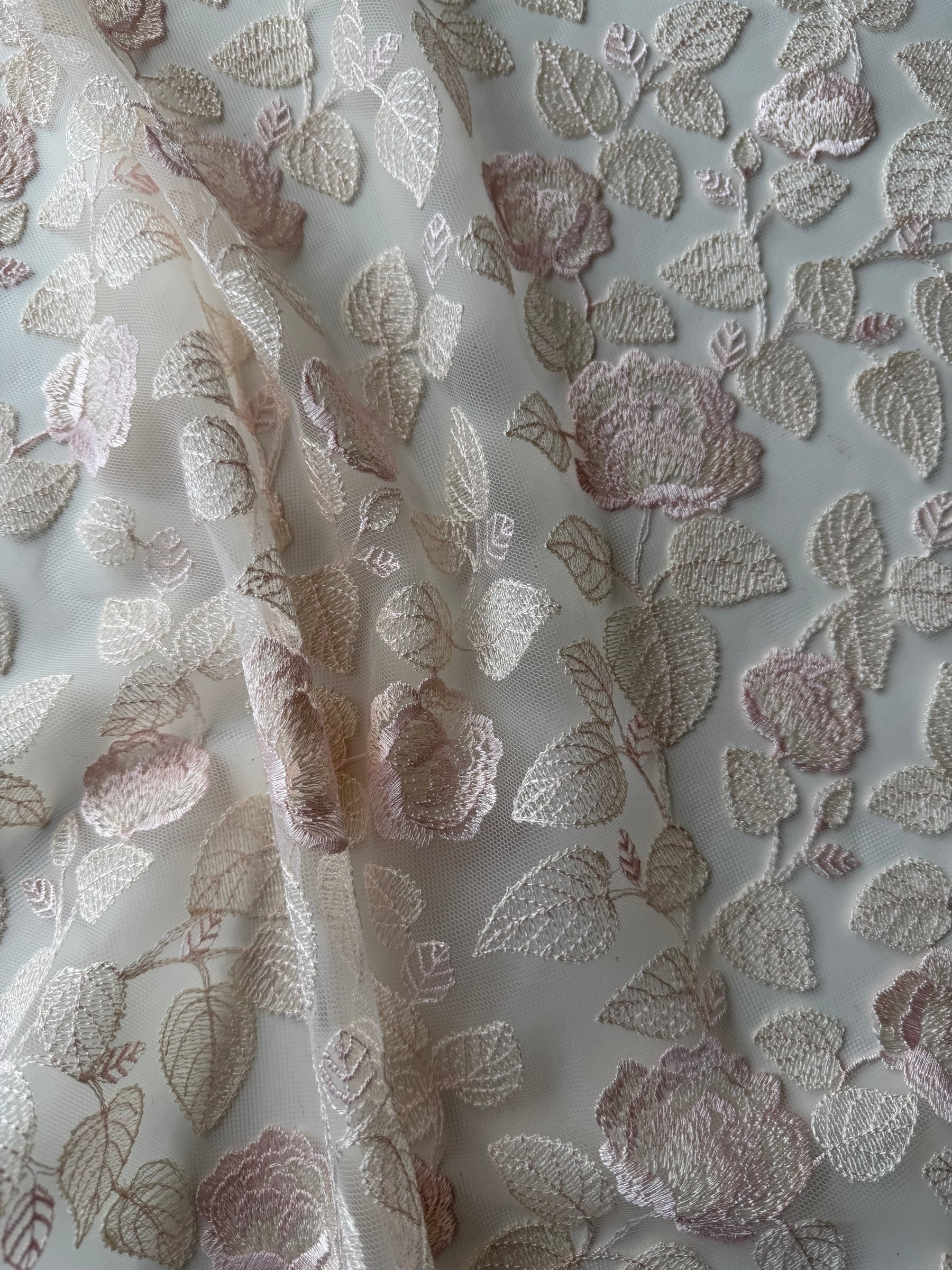Muschelrosa Stickereispitze - EB5042