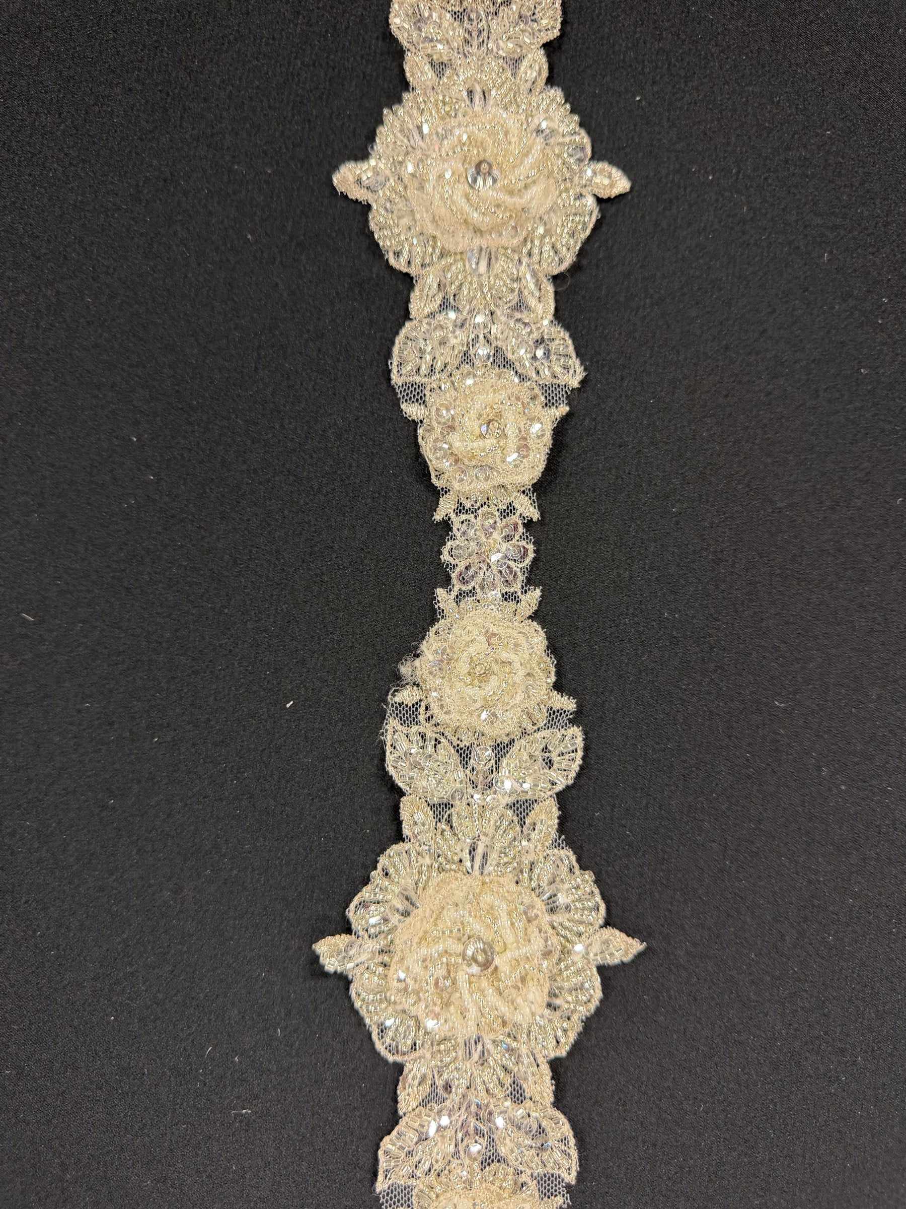Elfenbein/Silber 3D-bestickte Paillettenborte - T436