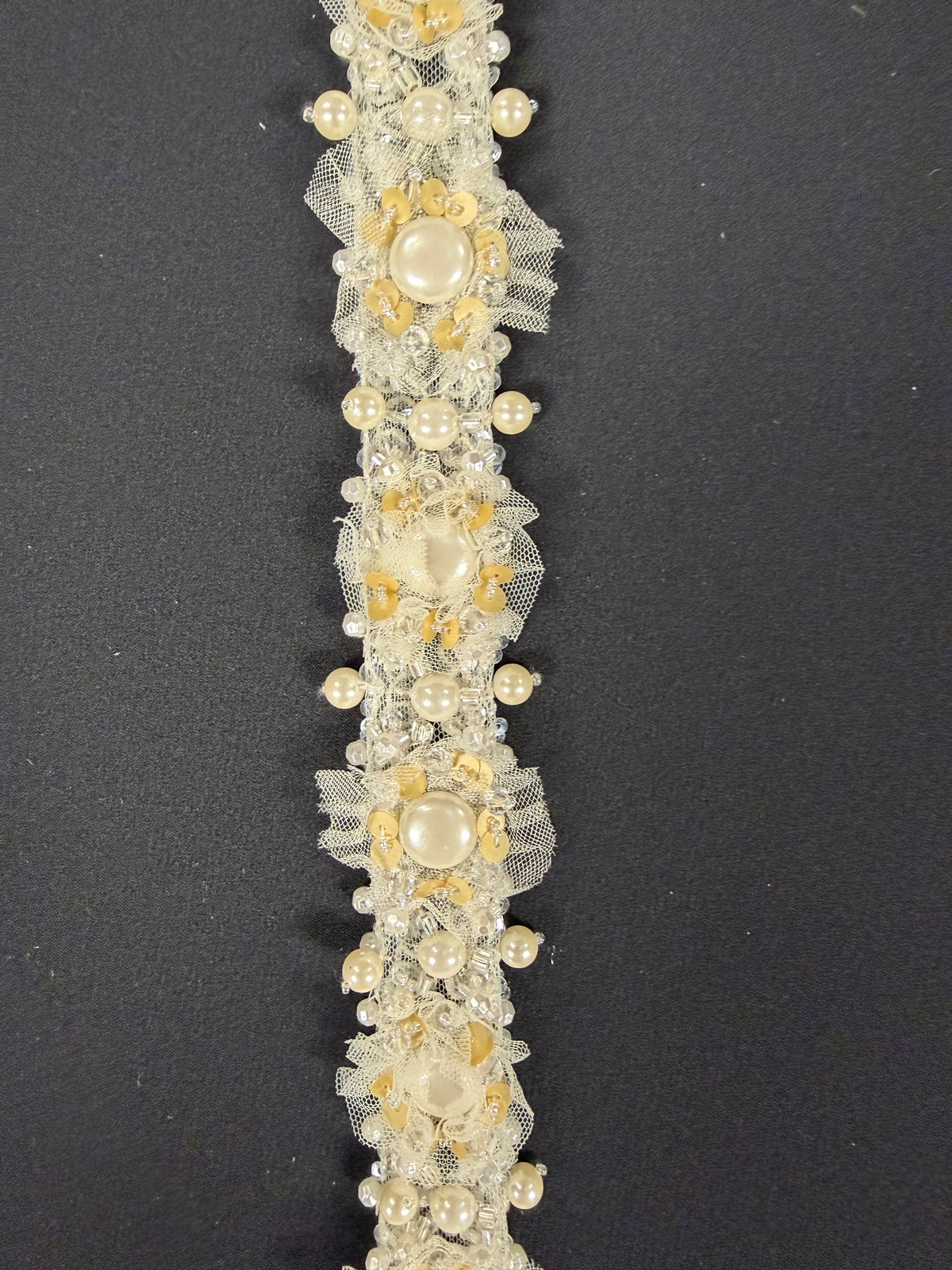 Elfenbeinfarbene 3D-Perlen-Paillettenborte - T351