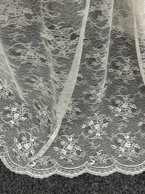 Elfenbeinfarbene Raschelspitze - P368