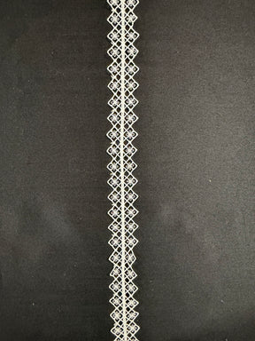 Elfenbeinfarbene bestickte Spitzenborte - T936