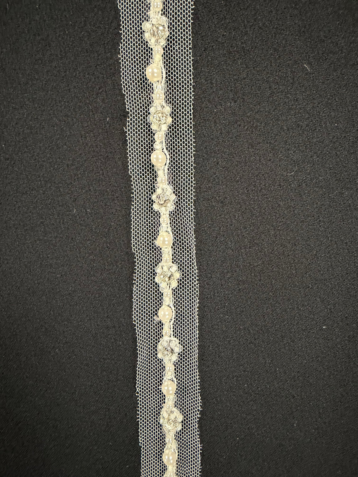 Elfenbeinfarbene Kristallperlen-Borte - T192
