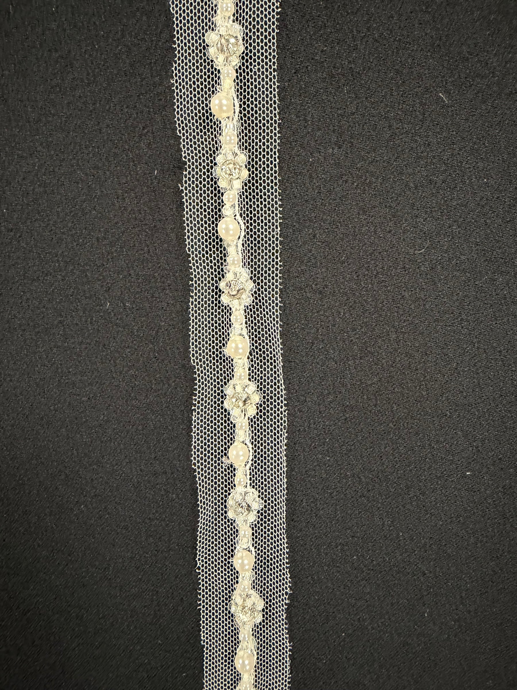 Elfenbeinfarbene Kristallperlen-Borte - T192
