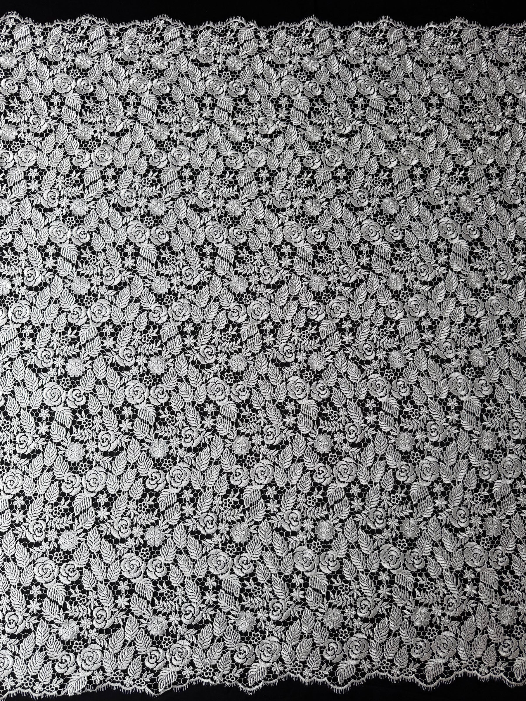 Elfenbeinfarbene Guipure-Spitze - P428