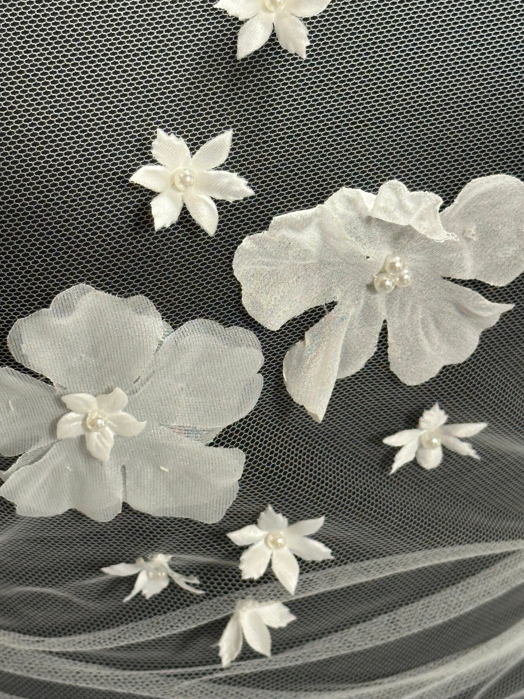 Elfenbeinfarbene 3D-Blumenspitze – Yoga